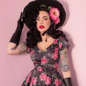 Vanity Fair in Roses and Spiderwebs